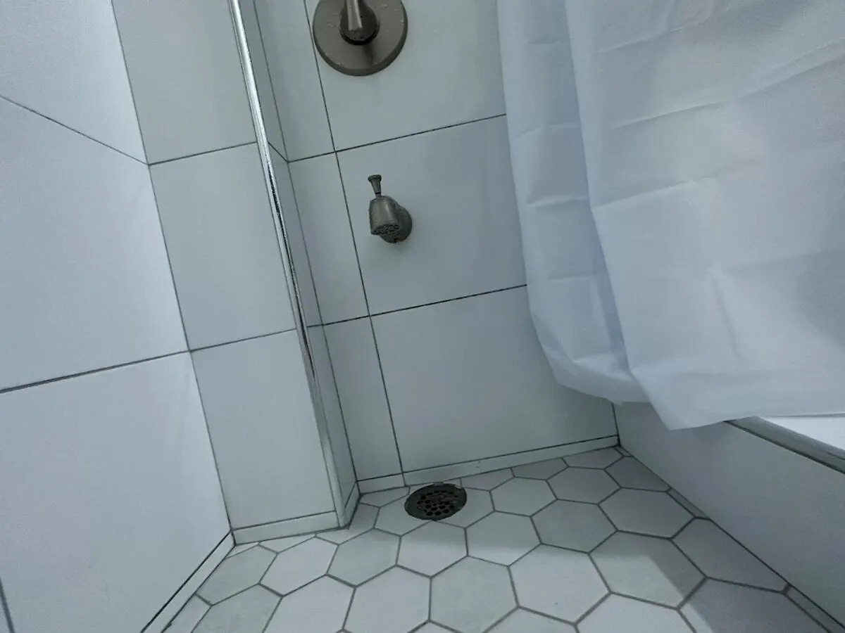One Bedroom City Apartment Fully Ac With 24Hrs Security Kingston