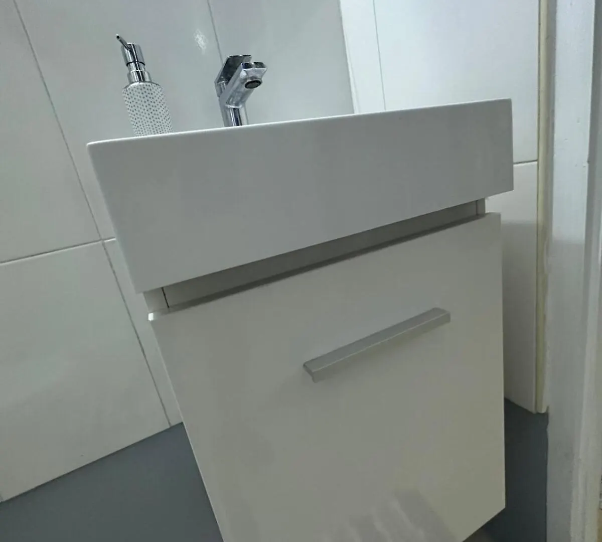 One Bedroom City Apartment Fully Ac With 24Hrs Security Kingston